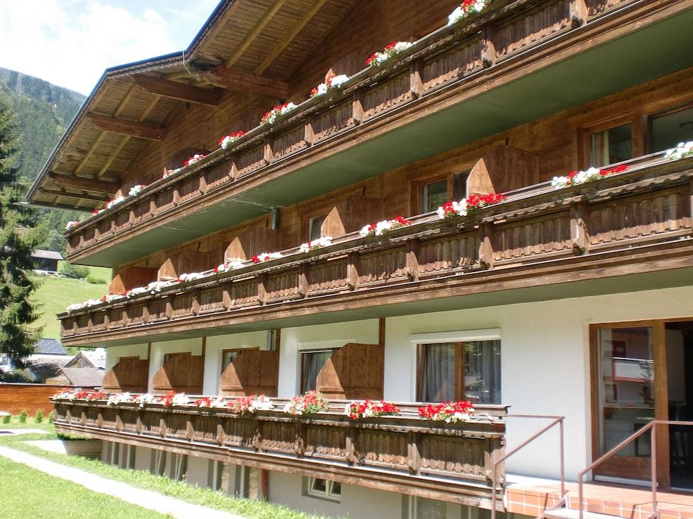 First Mountain Hotel Zillertal Aschau Im Zillertal Luaran gambar