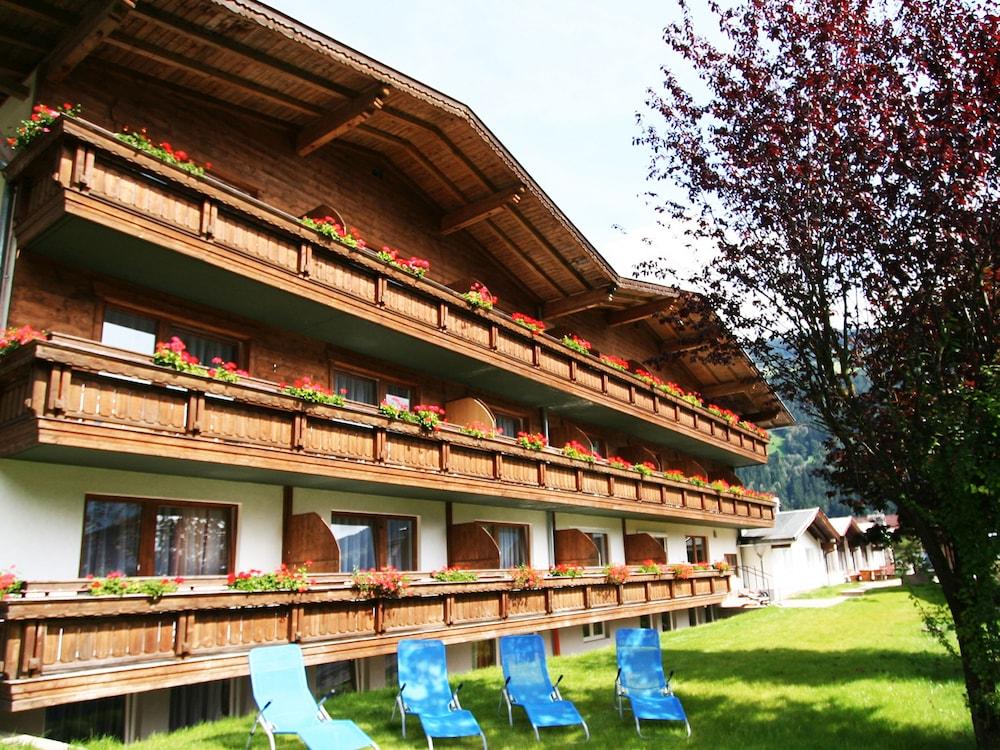 First Mountain Hotel Zillertal Aschau Im Zillertal Luaran gambar