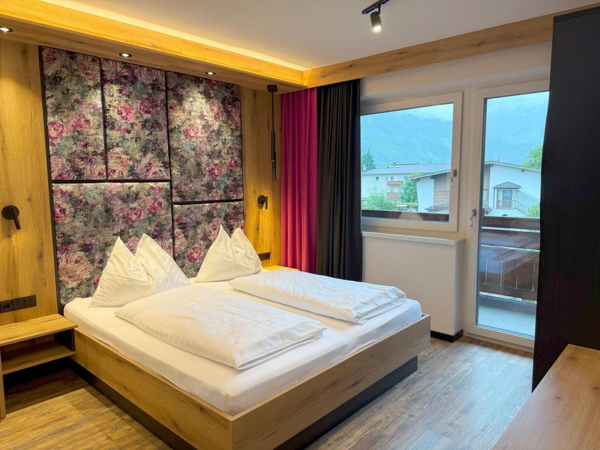 First Mountain Hotel Zillertal Aschau Im Zillertal Luaran gambar