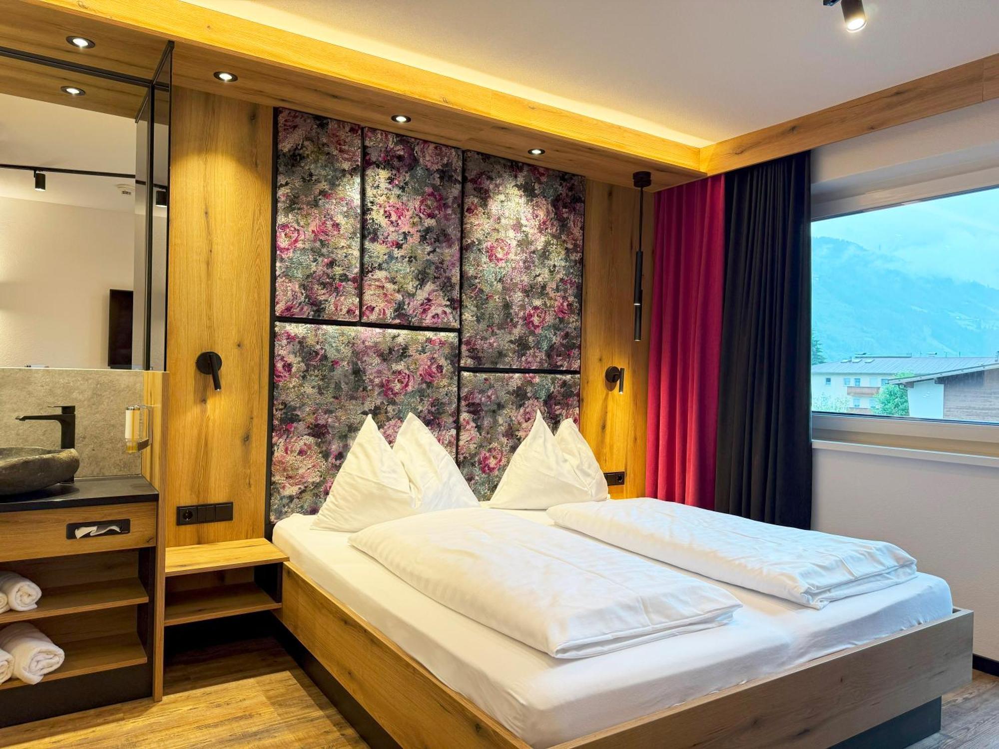 First Mountain Hotel Zillertal Aschau Im Zillertal Luaran gambar